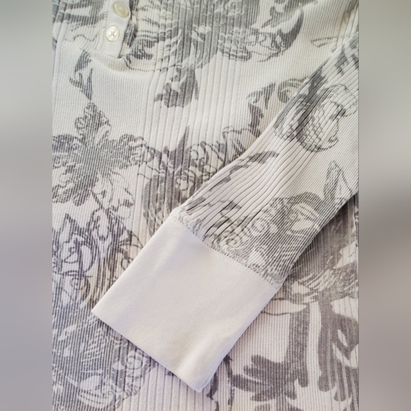 Calvin Klein Cream & Gray Long Sleeve Graphic Floral T-shirt With Hood Size L - Picture 4 of 5